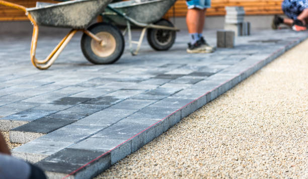 Best Concrete Walkway Installation  in Linda, CA